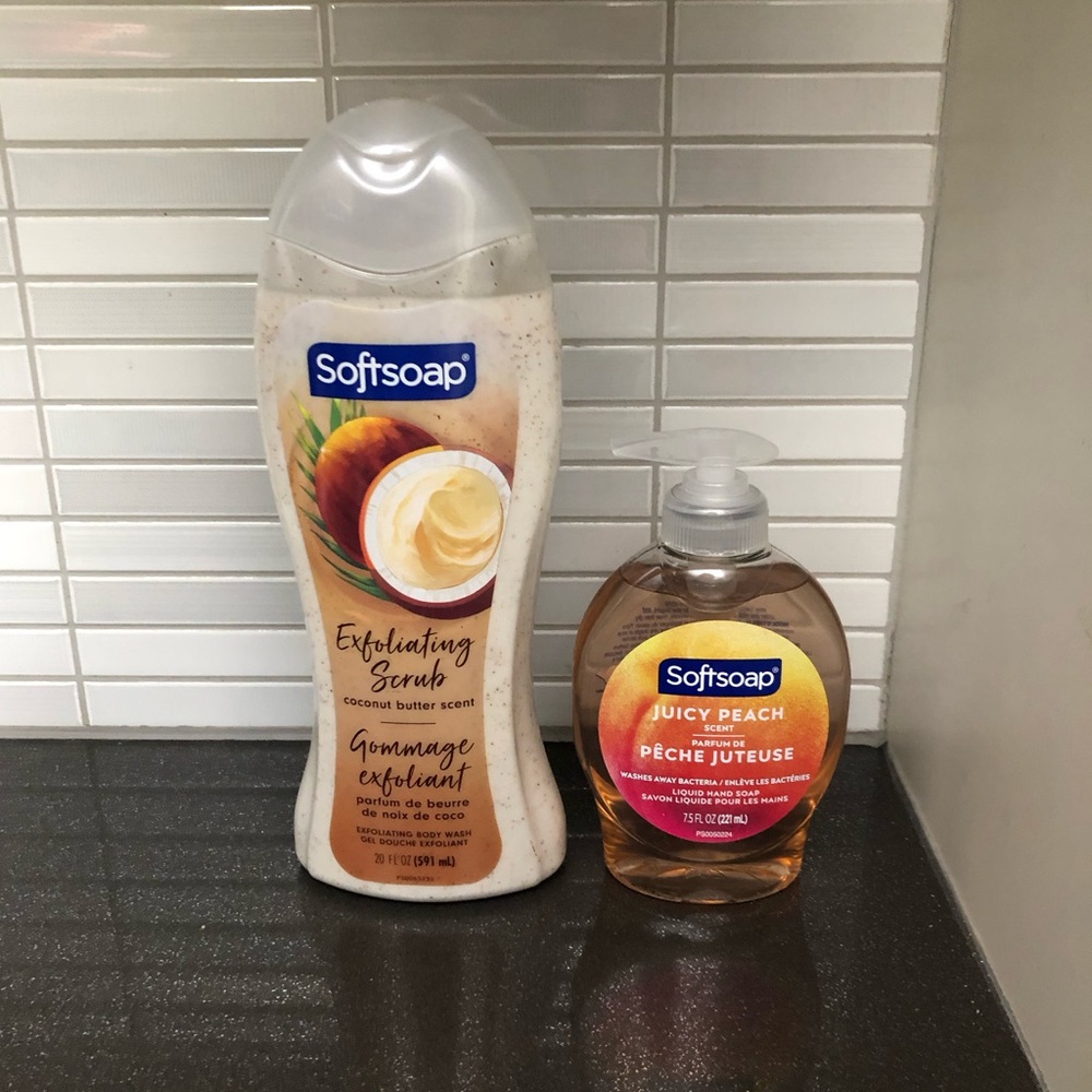 NWT Softsoap Exfoliating Scrub and Juicy Peach hand soap